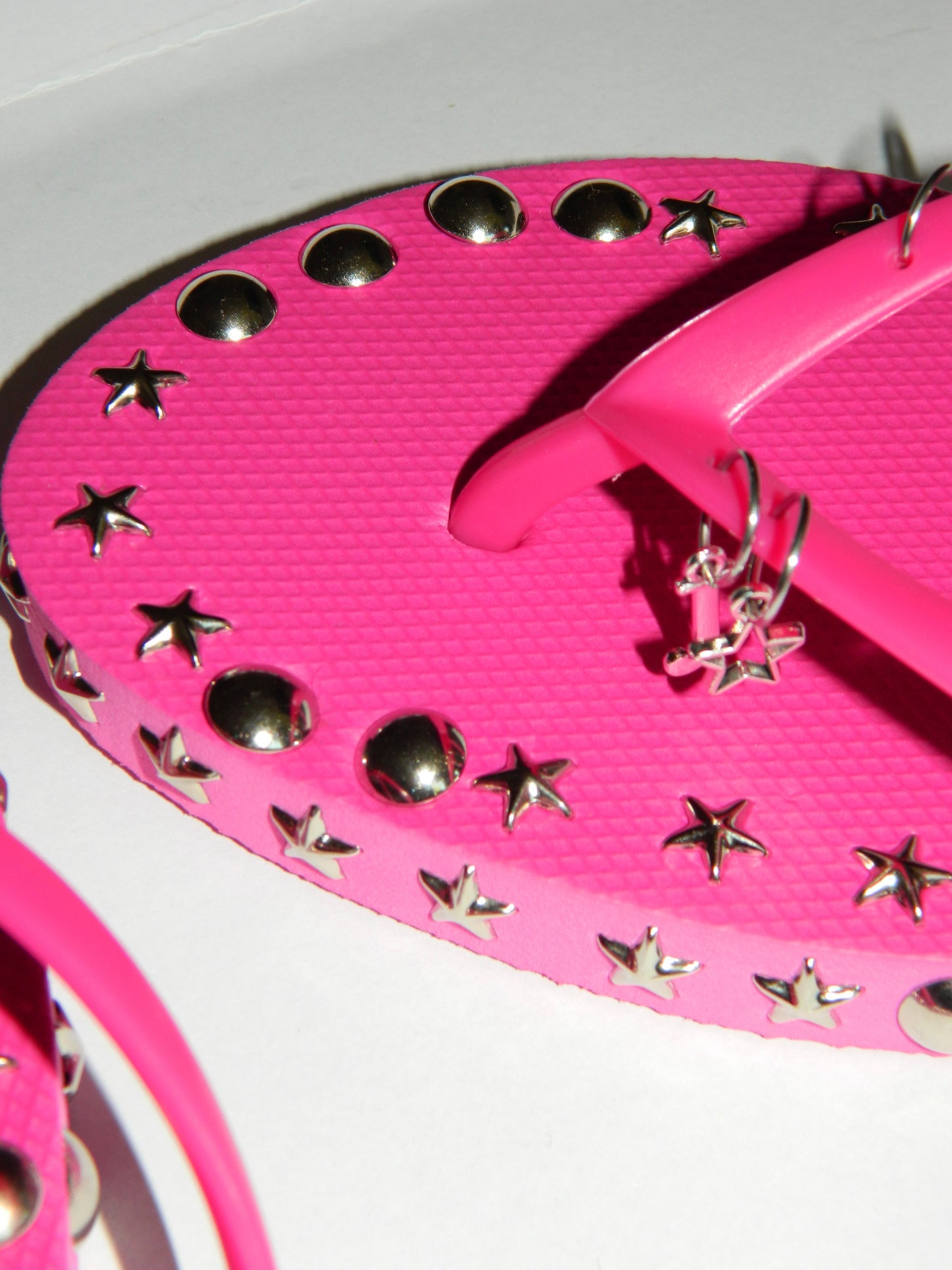 "Super Stunner" Flip Flops- hot pink