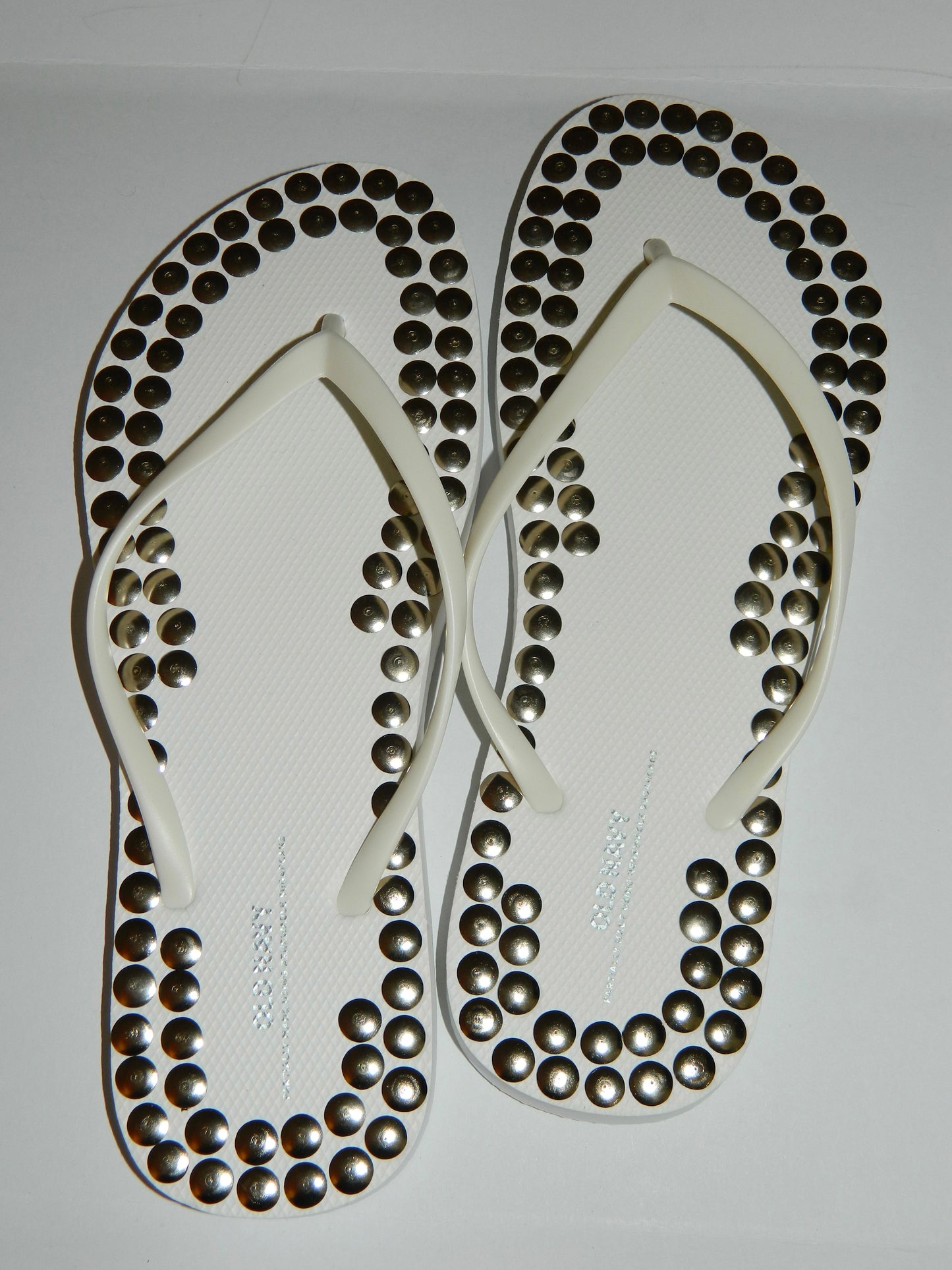 "Classic Stunner" Flip Flops- white