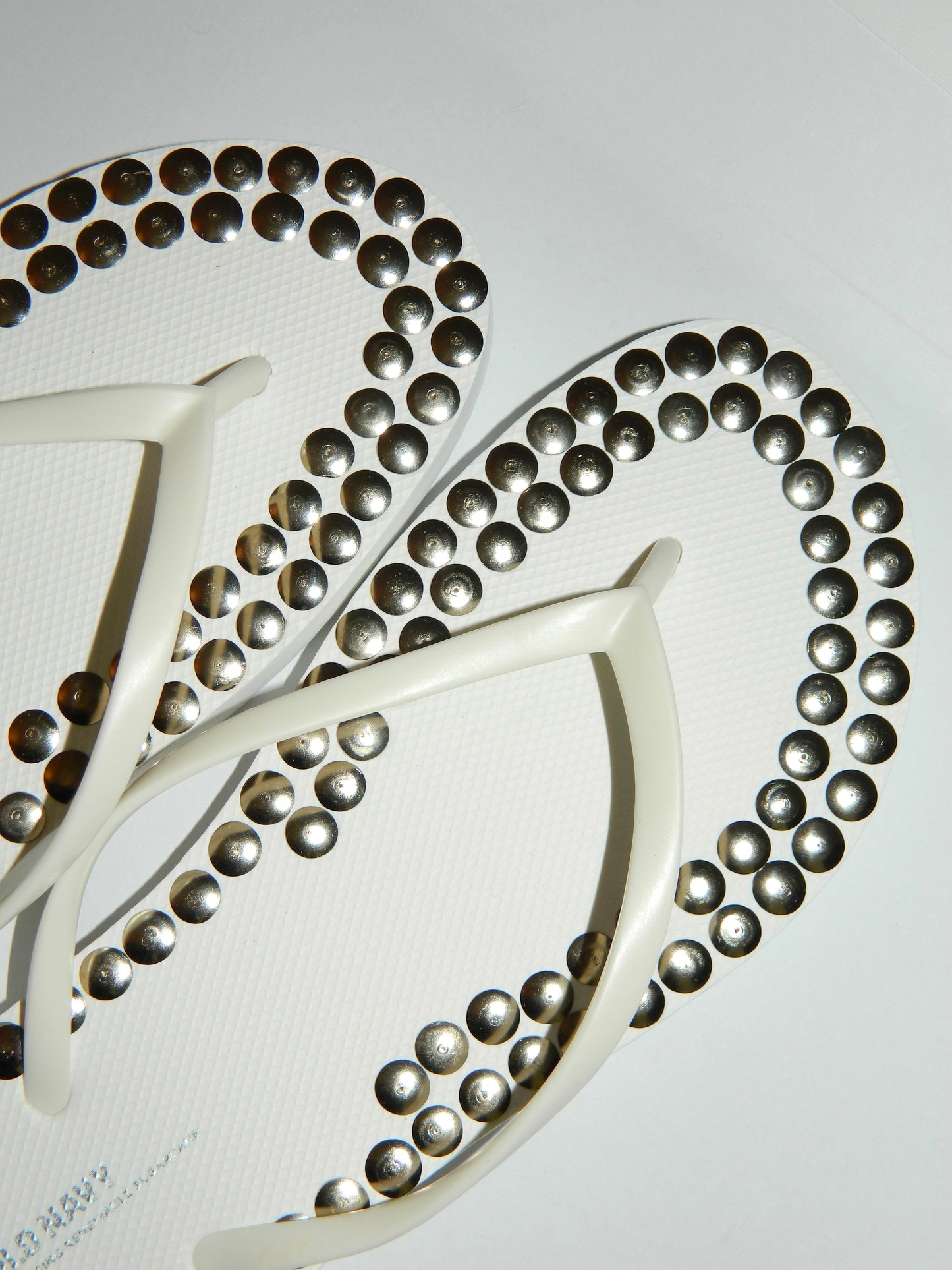 "Classic Stunner" Flip Flops- white